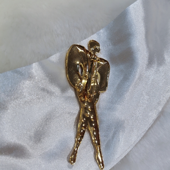 Figure brooch - Picture 3 of 3